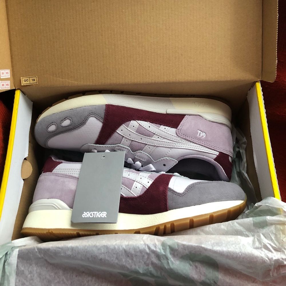 ASICS Tiger Gel-Lyte - Size 9 - NWT
